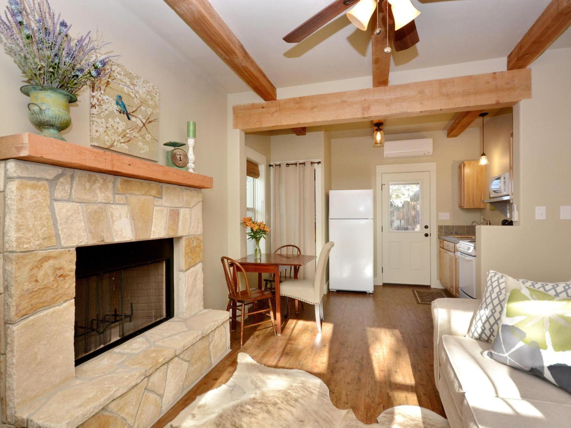 Cabins At Flite Acres - Desert Willow Wimberley Exteriör bild