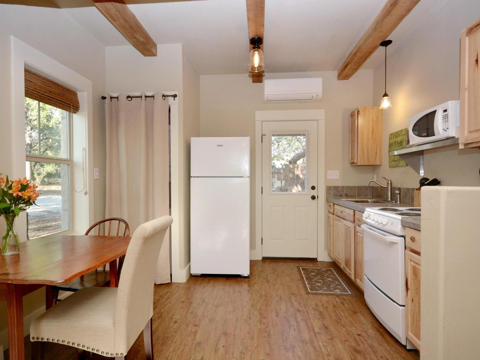 Cabins At Flite Acres - Desert Willow Wimberley Exteriör bild